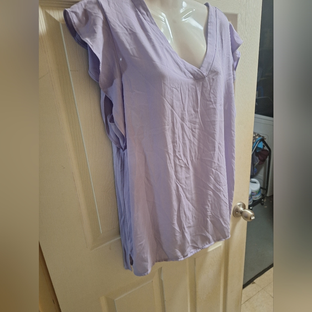 Elegant Lilac V-Neck Blouse